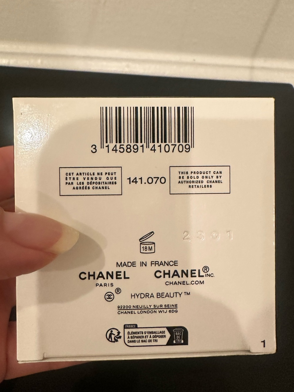 CHANEL Hydra Beauty Micro Crème - - Picture 4 of 4